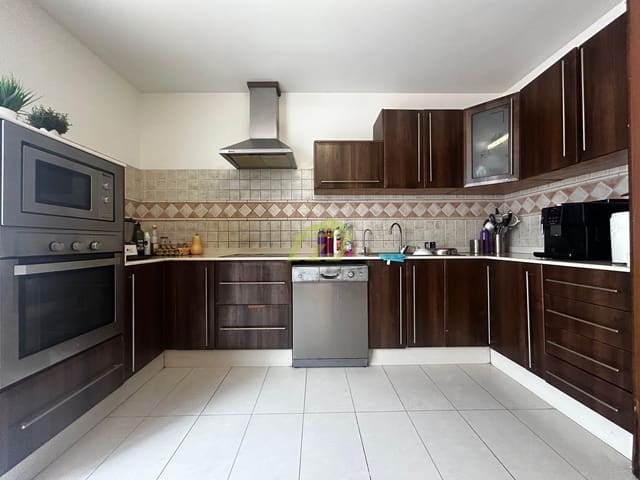 6 slaapkamer Rijtjeshuis te koop in San Bartolomé met garage - € 375.000 (Ref: 9151020)