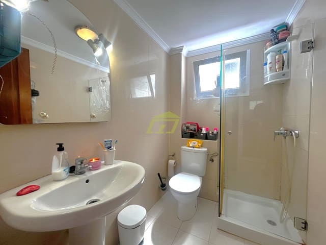 6 slaapkamer Rijtjeshuis te koop in San Bartolomé met garage - € 375.000 (Ref: 9151020)