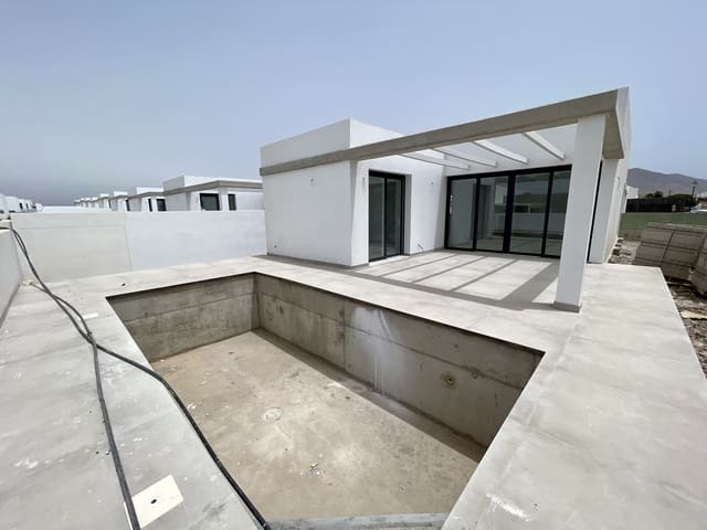 3 quarto Moradia para venda em Playa Blanca, Yaiza com piscina garagem - 476 000 € (Ref: 9170242)