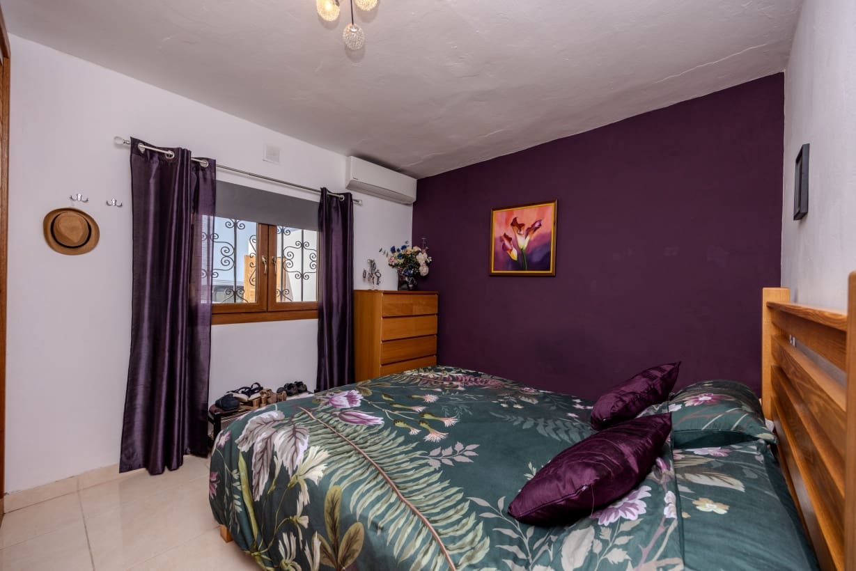 2 bedroom Villa for sale in Arrecife with garage - € 350,000 (Ref: 9172420)