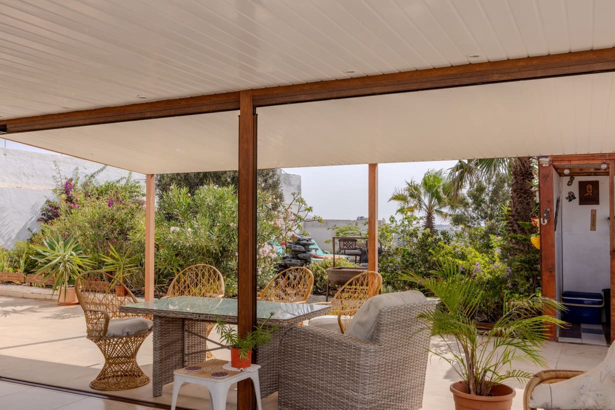 2 bedroom Villa for sale in Arrecife with garage - € 350,000 (Ref: 9172420)