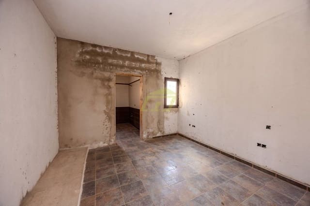 3 soveværelse Villa til salg i Uga, Yaiza med swimmingpool garage - € 359.000 (Ref: 9191723)