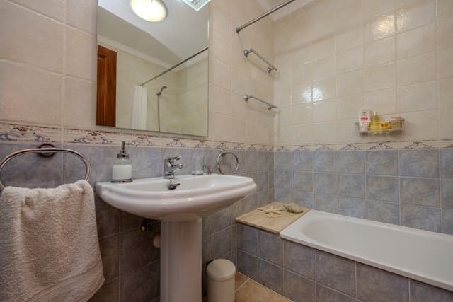 3 slaapkamer Rijtjeshuis te koop in Playa Blanca, Yaiza met zwembad garage - € 429.000 (Ref: 9191724)