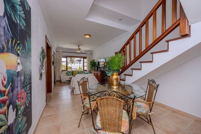 3 slaapkamer Rijtjeshuis te koop in Playa Blanca, Yaiza met zwembad garage - € 429.000 (Ref: 9191724)