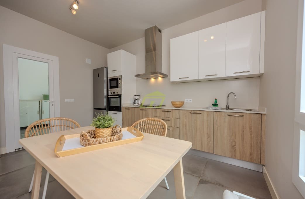 3 soveværelse Villa til salg i Costa Teguise med garage - € 598.000 (Ref: 9200873)