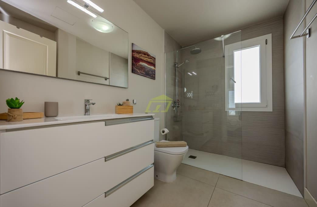 3 soveværelse Villa til salg i Costa Teguise med garage - € 598.000 (Ref: 9200873)