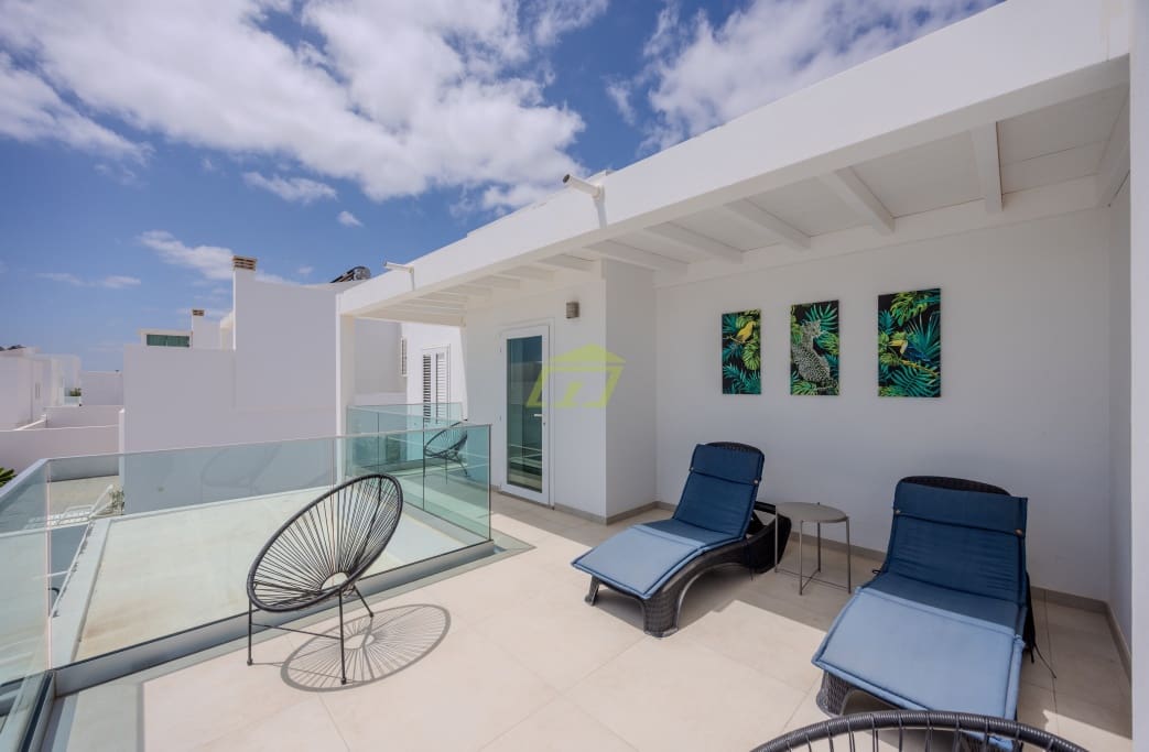 3 soveværelse Villa til salg i Costa Teguise med garage - € 598.000 (Ref: 9200873)