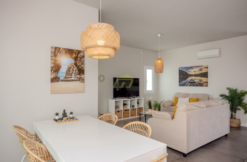 3 soveværelse Villa til salg i Costa Teguise med garage - € 598.000 (Ref: 9200873)