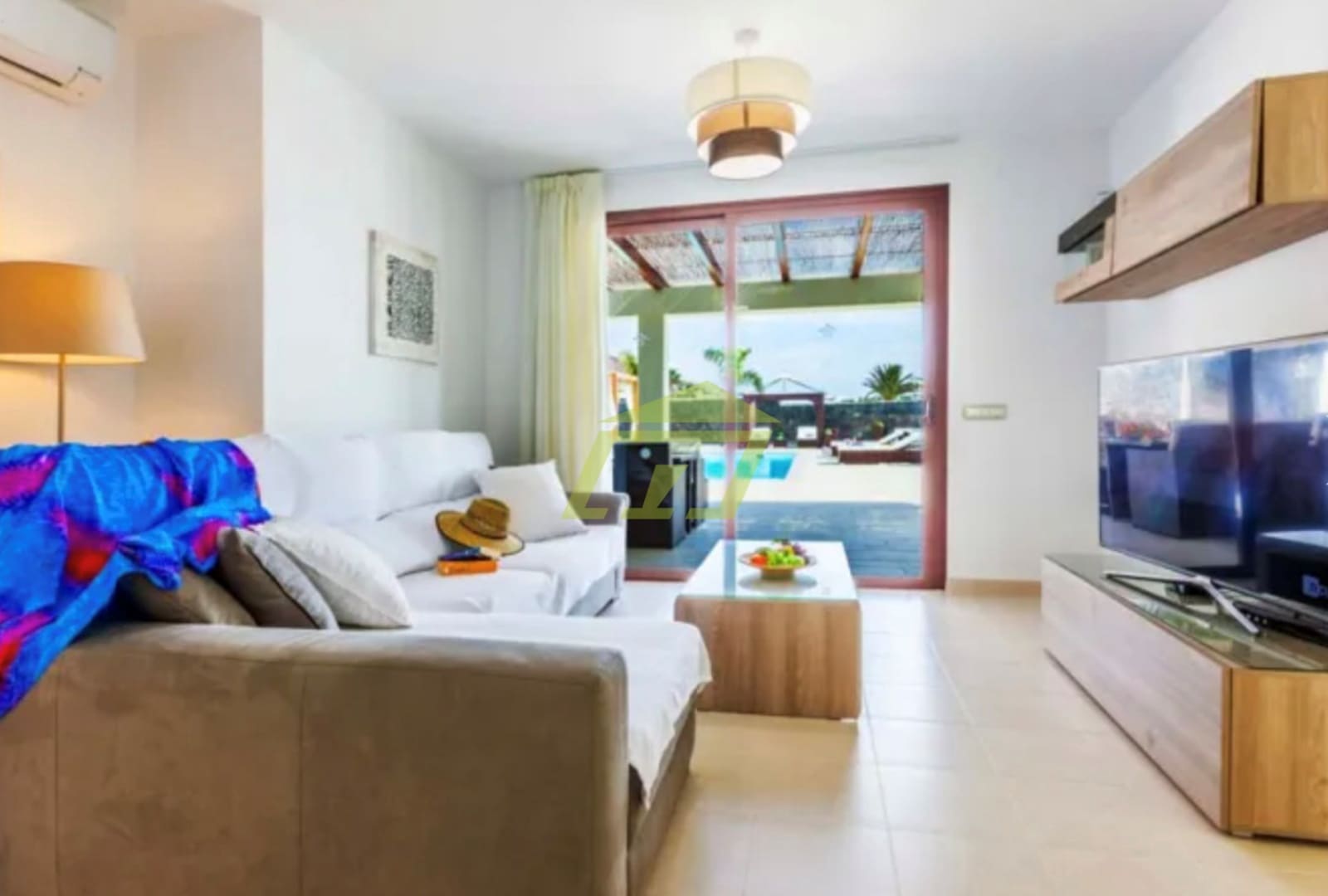 4 sovrum Semi-fristående Villa till salu i Playa Blanca med pool garage - 669 000 € (Ref: 9203159)