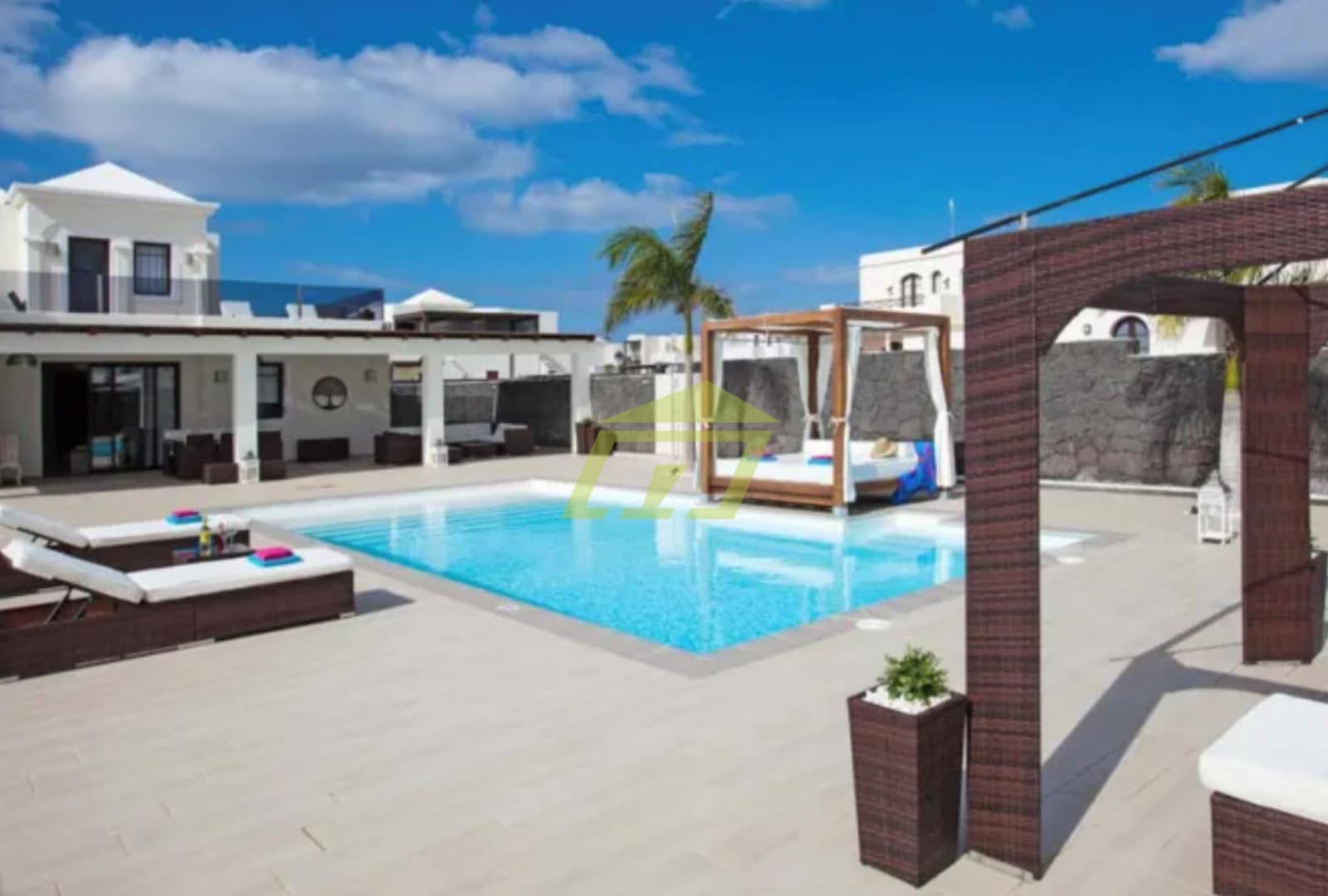 4 sovrum Semi-fristående Villa till salu i Playa Blanca med pool garage - 669 000 € (Ref: 9203159)