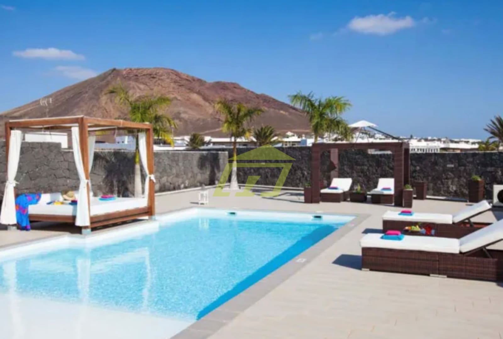 4 sovrum Semi-fristående Villa till salu i Playa Blanca med pool garage - 669 000 € (Ref: 9203159)