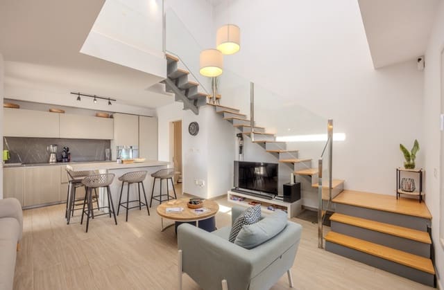 4 slaapkamer Halfvrijstaande villa te koop in Costa Teguise, Teguise met garage - € 395.000 (Ref: 9237704)