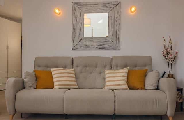 4 slaapkamer Halfvrijstaande villa te koop in Costa Teguise, Teguise met garage - € 395.000 (Ref: 9237704)