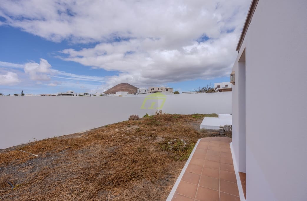 4 soveværelse Villa til salg i Tahiche med garage - € 499.000 (Ref: 9282585)