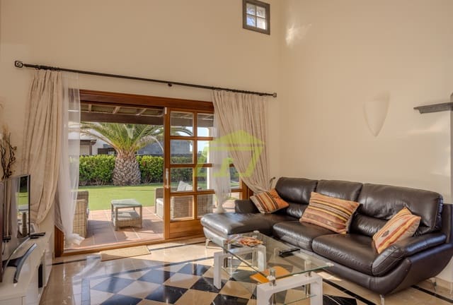 2 chambre Villa/Maison à vendre à Playa Blanca, Yaiza avec piscine garage - 485 000 € (Ref: 9301912)