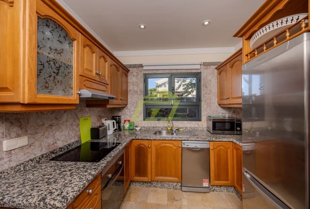 2 chambre Villa/Maison à vendre à Playa Blanca, Yaiza avec piscine garage - 485 000 € (Ref: 9301912)