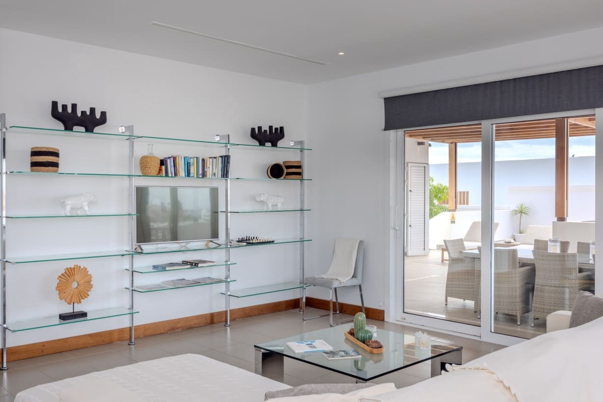 5 soverom Villa til salgs i Puerto Calero med svømmebasseng garasje - € 1 450 000 (Ref: 9301932)