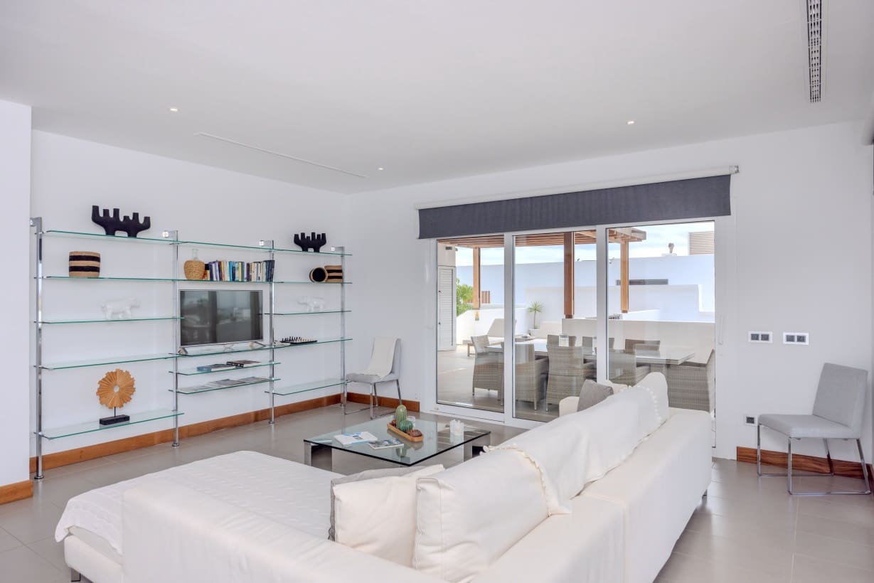 5 soverom Villa til salgs i Puerto Calero med svømmebasseng garasje - € 1 450 000 (Ref: 9301932)