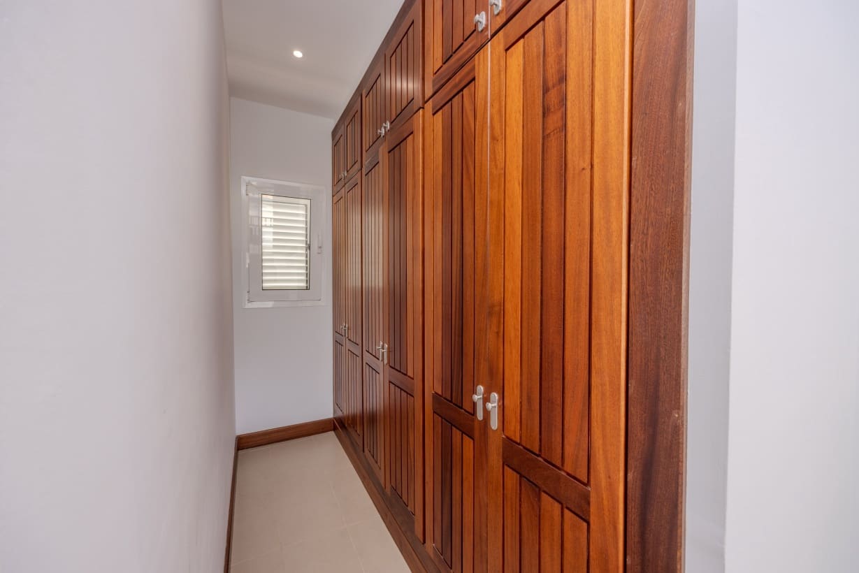 5 soverom Villa til salgs i Puerto Calero med svømmebasseng garasje - € 1 450 000 (Ref: 9301932)