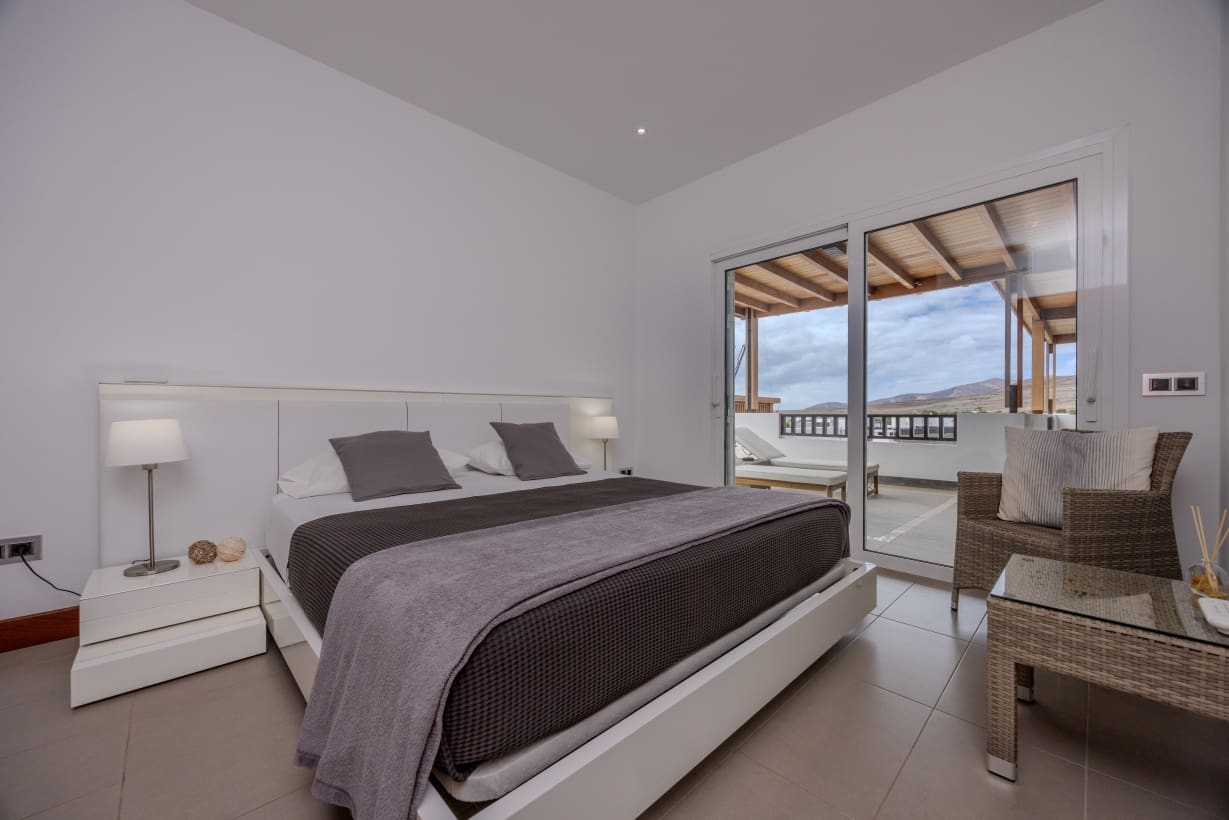 5 soverom Villa til salgs i Puerto Calero med svømmebasseng garasje - € 1 450 000 (Ref: 9301932)