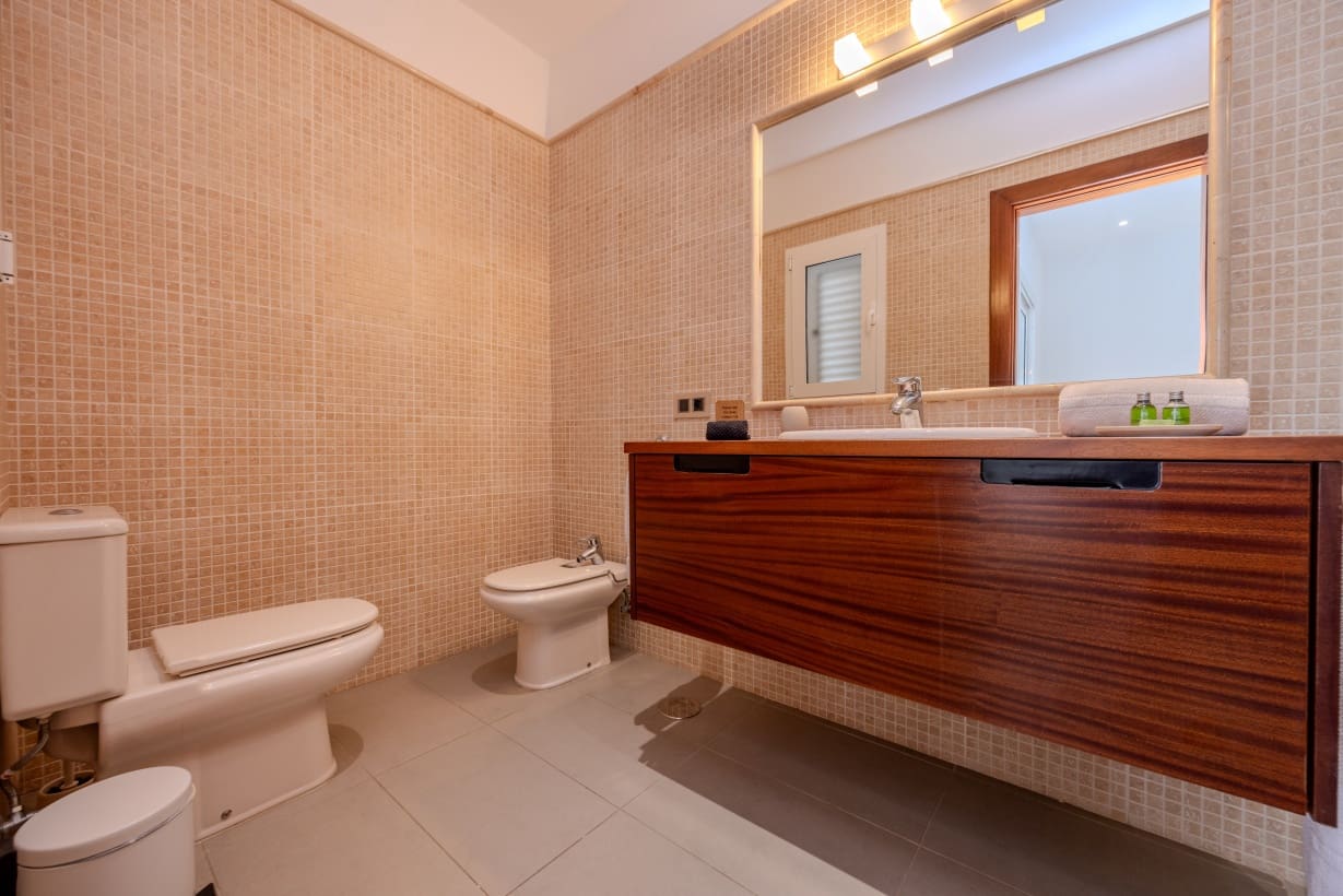 5 soverom Villa til salgs i Puerto Calero med svømmebasseng garasje - € 1 450 000 (Ref: 9301932)