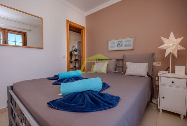 5 quarto Moradia Geminada para venda em Playa Blanca, Yaiza com piscina garagem - 699 000 € (Ref: 9309104)