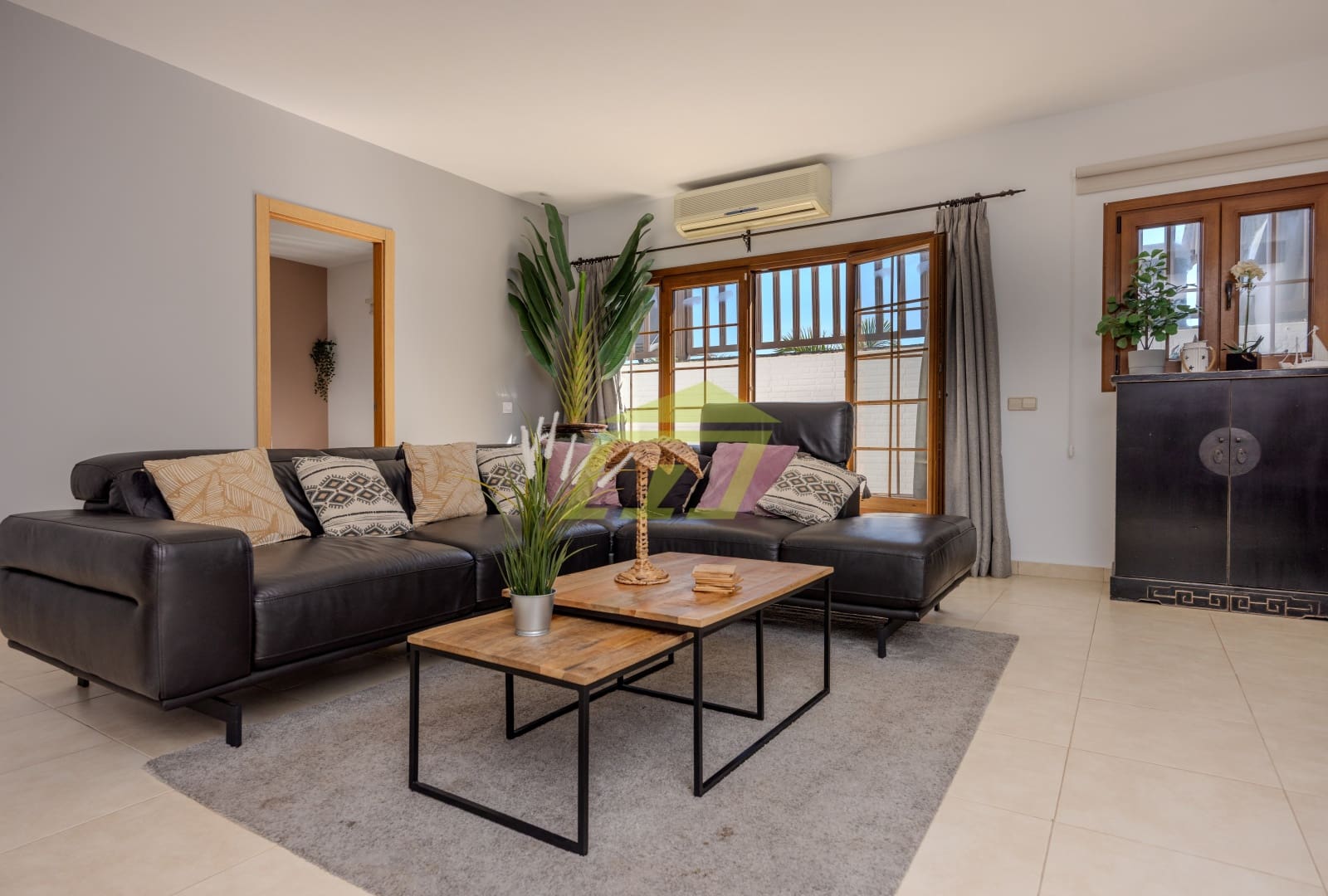 5 slaapkamer Halfvrijstaande villa te koop in Playa Blanca met zwembad garage - € 699.000 (Ref: 9309104)