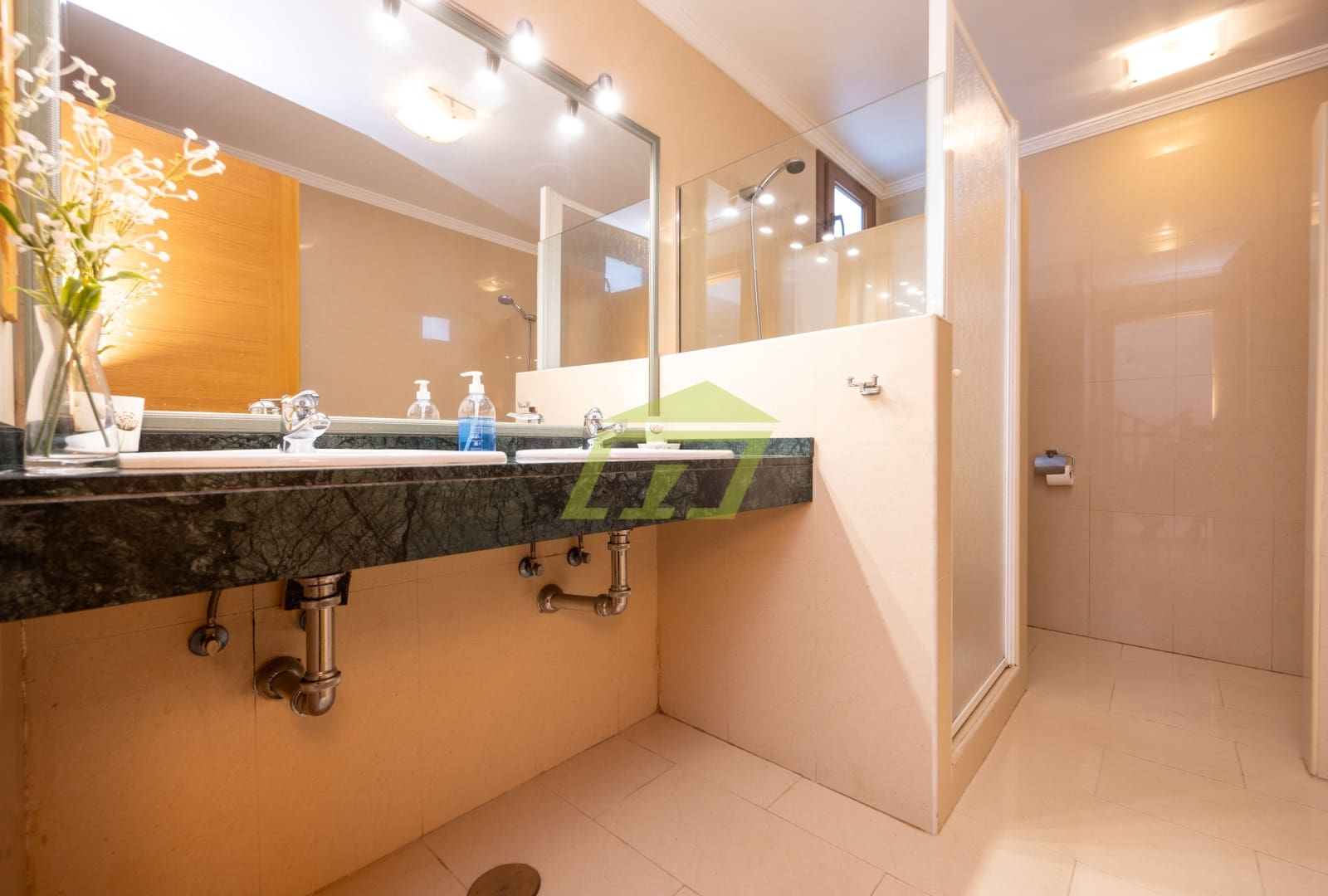 5 slaapkamer Halfvrijstaande villa te koop in Playa Blanca met zwembad garage - € 699.000 (Ref: 9309104)