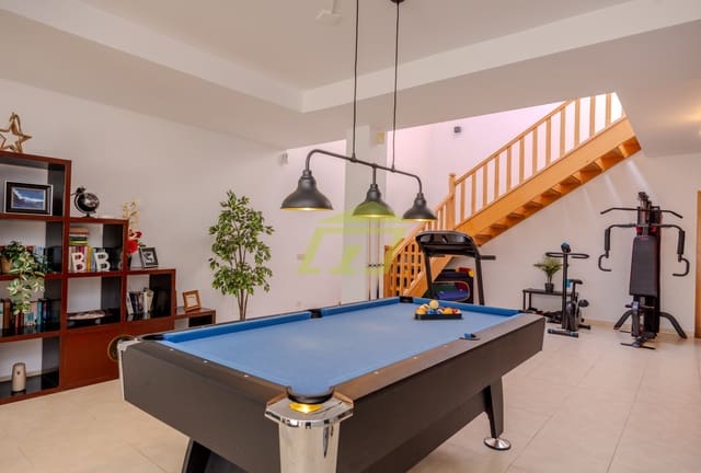 5 quarto Moradia Geminada para venda em Playa Blanca, Yaiza com piscina garagem - 699 000 € (Ref: 9309104)