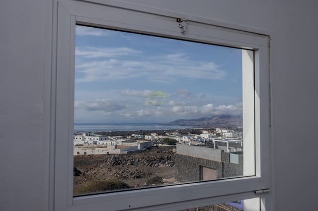 3 soveværelse Villa til salg i Tías med garage - € 379.500 (Ref: 9353916)