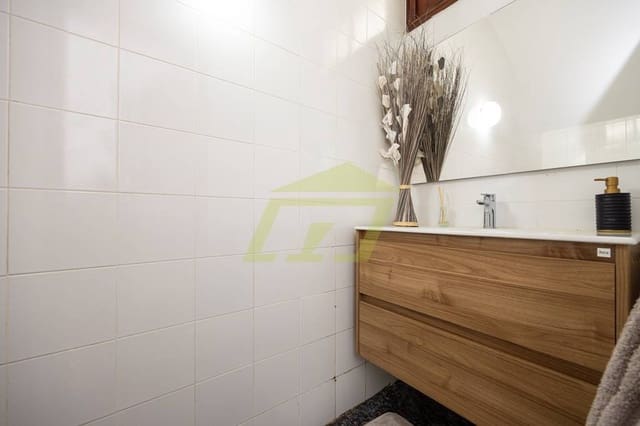 2 slaapkamer Rijtjeshuis te koop in Playa Honda, San Bartolomé - € 299.000 (Ref: 9360766)