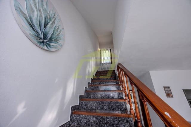 2 slaapkamer Rijtjeshuis te koop in Playa Honda, San Bartolomé - € 299.000 (Ref: 9360766)