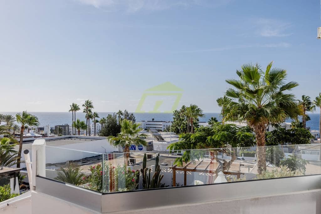 1 soveværelse Lejlighed til salg i Puerto del Carmen med swimmingpool - € 249.000 (Ref: 9363001)