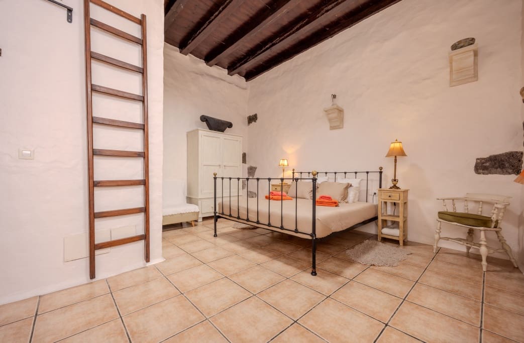 5 sovrum Finca/Hus på landet till salu i Tiagua med pool garage - 895 000 € (Ref: 9379974)