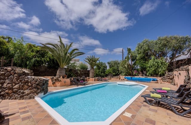 5 bedroom Finca/Country House for sale in Tiagua, Teguise with pool garage - € 895,000 (Ref: 9379974)