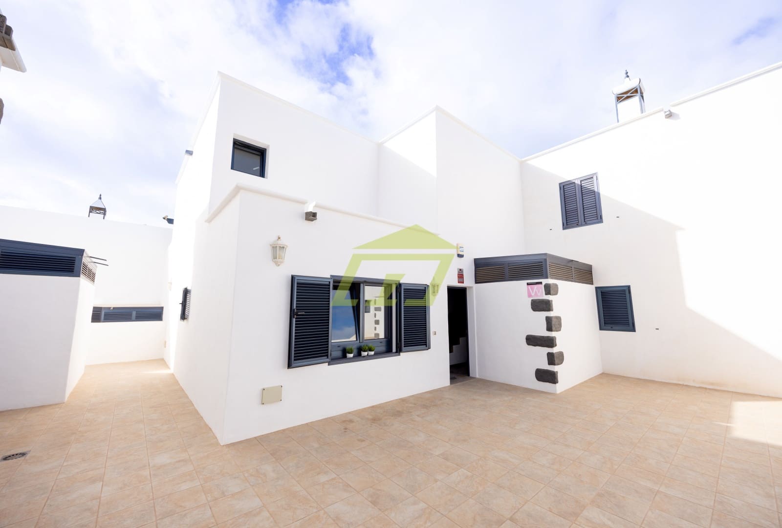 3 quarto Moradia em Banda para venda em Playa Blanca com piscina garagem - 475 000 € (Ref: 9388638)