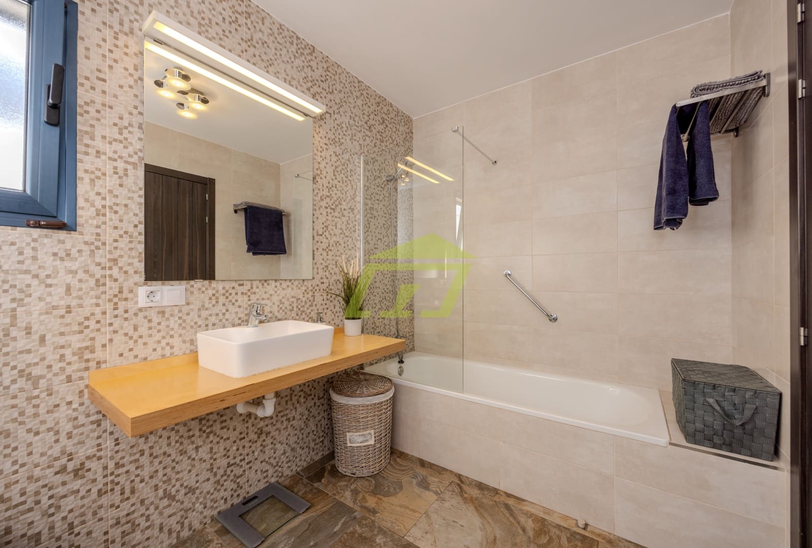 3 quarto Moradia em Banda para venda em Playa Blanca com piscina garagem - 475 000 € (Ref: 9388638)