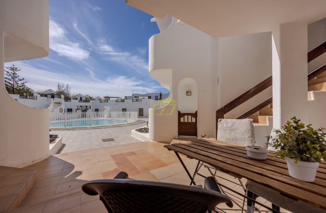 1 slaapkamer Appartement te koop in Costa Teguise met zwembad - € 214.000 (Ref: 9396829)