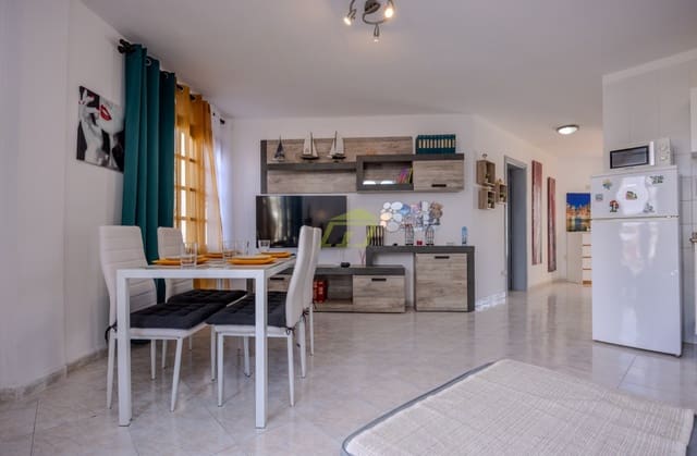 1 slaapkamer Appartement te koop in Costa Teguise, Teguise met zwembad - € 214.000 (Ref: 9396829)