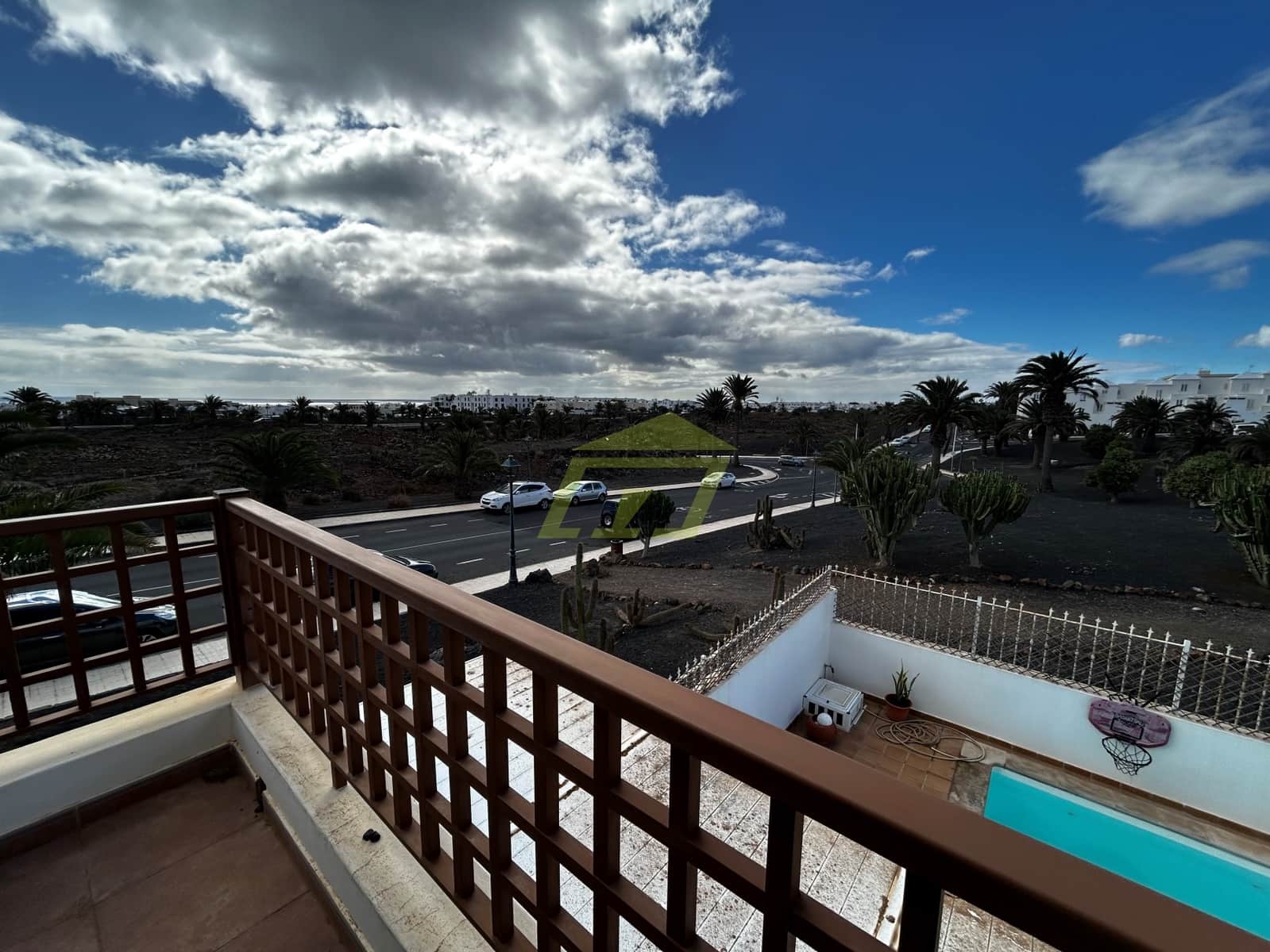 3 soveværelse Villa til salg i Costa Teguise med swimmingpool - € 469.000 (Ref: 9410060)