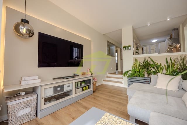 2 slaapkamer Appartement te koop in Costa Teguise, Teguise met zwembad - € 345.000 (Ref: 9412577)