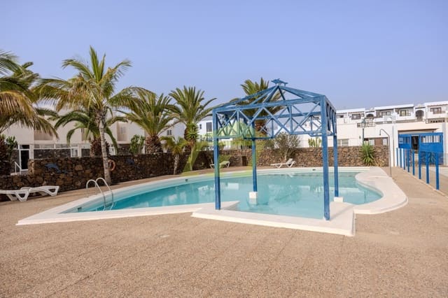 2 slaapkamer Appartement te koop in Costa Teguise, Teguise met zwembad - € 345.000 (Ref: 9412577)