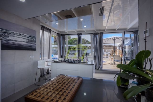 5 chambre Villa/Maison à vendre à Tías avec piscine - 830 000 € (Ref: 9412977)