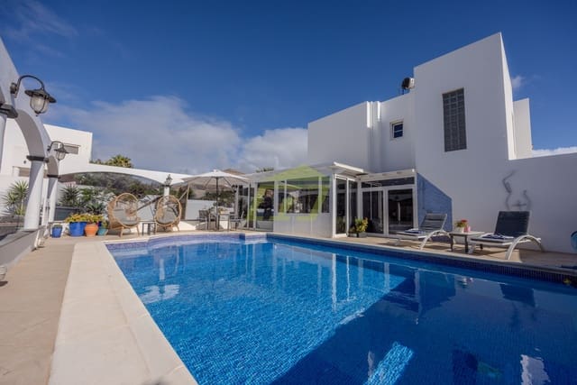 5 chambre Villa/Maison à vendre à Tías avec piscine - 830 000 € (Ref: 9412977)