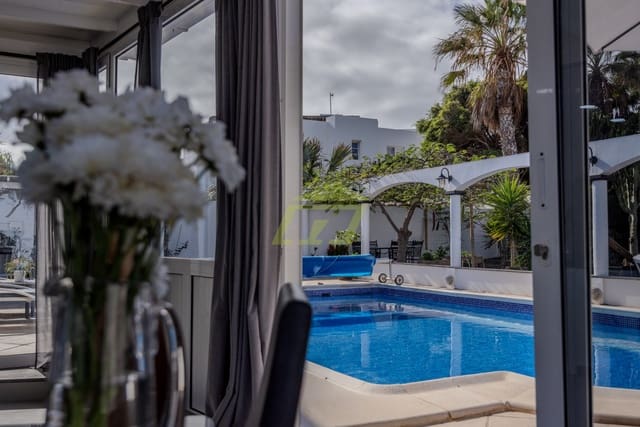 5 chambre Villa/Maison à vendre à Tías avec piscine - 830 000 € (Ref: 9412977)