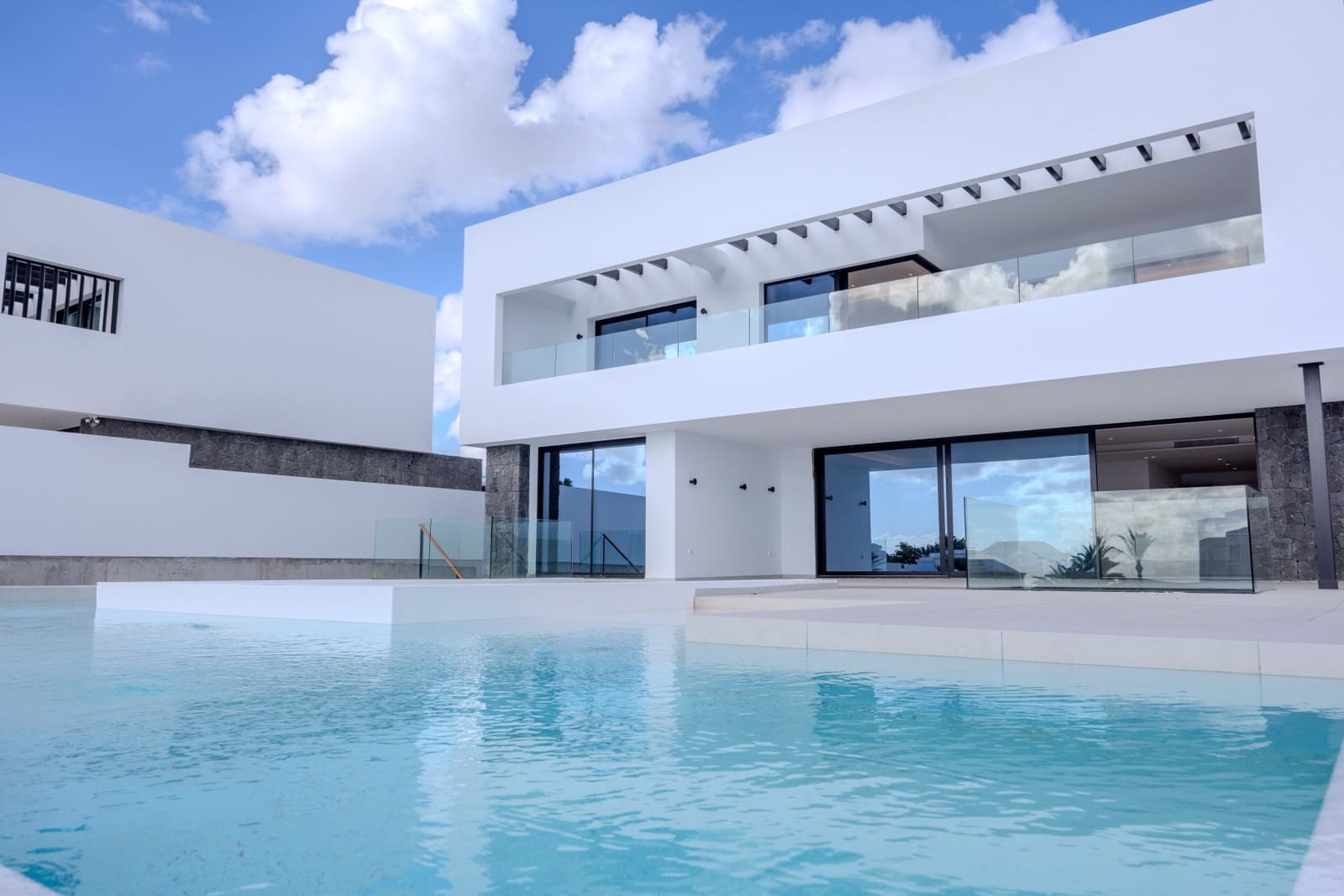 6 makuuhuone Huvila myytävänä paikassa Puerto Calero mukana uima-altaan 
autotalli - 2 600 000 € (Ref: 9417696)