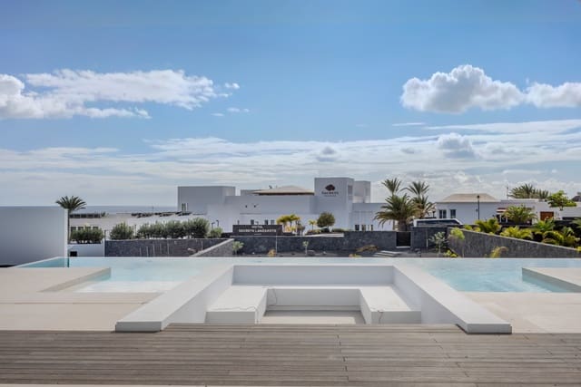 6 soveværelse Villa til salg i Puerto Calero, Yaiza med swimmingpool garage - € 2.600.000 (Ref: 9417696)