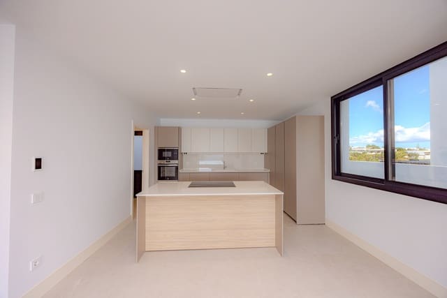 6 soveværelse Villa til salg i Puerto Calero, Yaiza med swimmingpool garage - € 2.600.000 (Ref: 9417696)