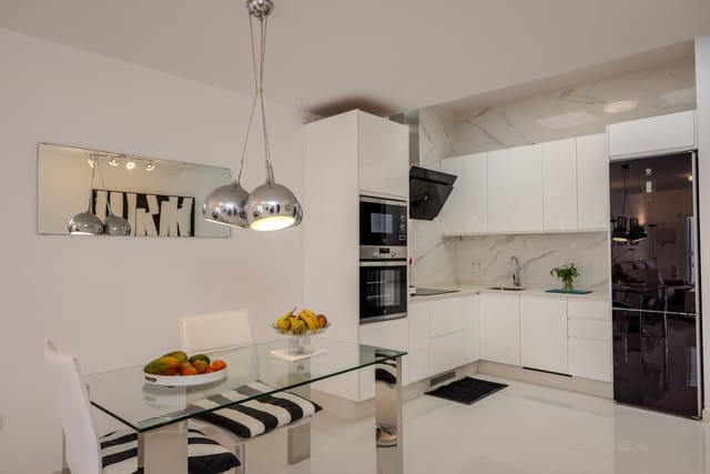 2 soveværelse Bungalow til salg i Playa Honda, San Bartolomé med swimmingpool - € 480.000 (Ref: 9417704)