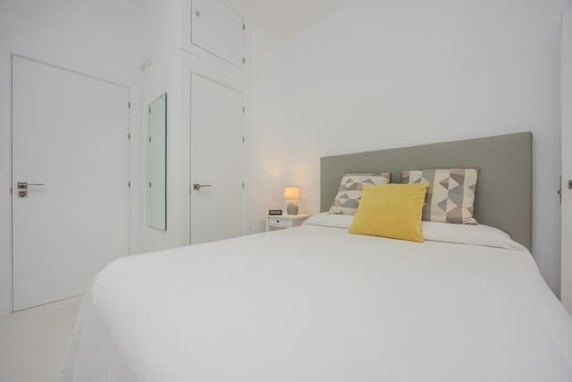 2 soveværelse Bungalow til salg i Playa Honda, San Bartolomé med swimmingpool - € 480.000 (Ref: 9417704)